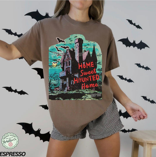 Haunted House Shirt, Tis the Season Halloween Tshirt, Retro Halloween Tee, Bats Tshirt Spooky Season, Vintage Halloween Tee