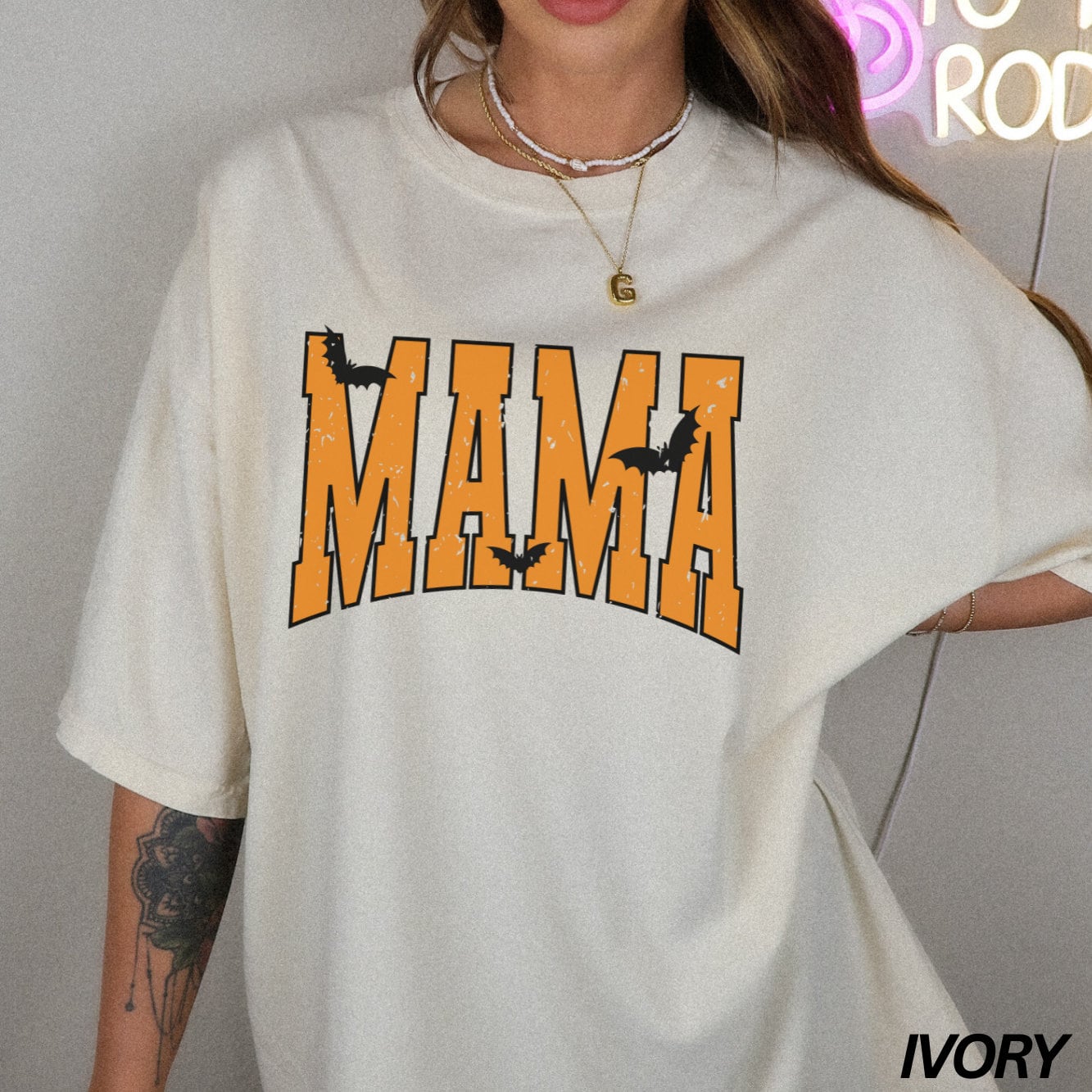 Mama Halloween Shirt, Halloween Mama Tshirt, Bat Shirt, Spooky Mama Shirt, Mom Life Shirt, Retro Halloween Tee, Mom Shirt