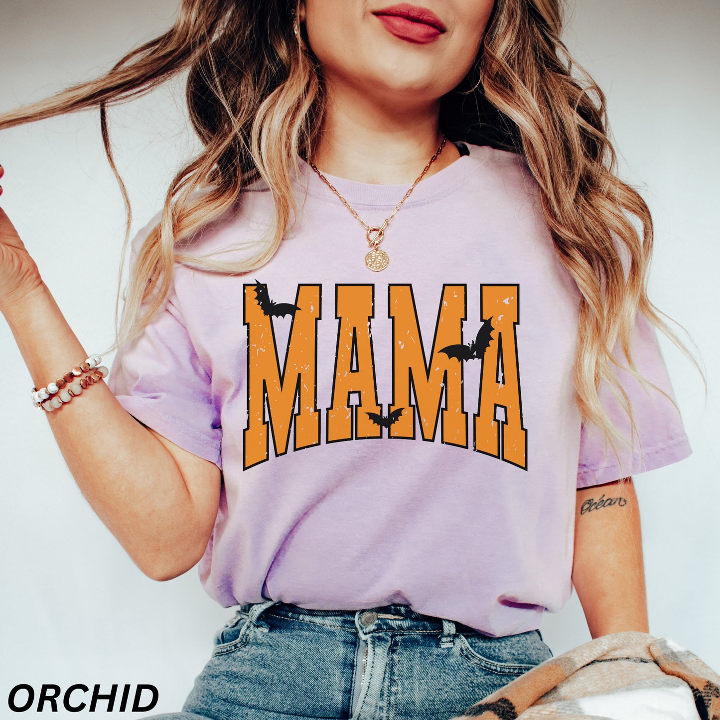 Mama Halloween Shirt, Halloween Mama Tshirt, Bat Shirt, Spooky Mama Shirt, Mom Life Shirt, Retro Halloween Tee, Mom Shirt