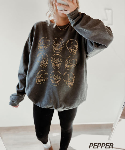 Skeleton Sweatshirt, Skull Sweatshirt, Halloween Sweatshirt, Halloween Gift, Skeleton Shirt, Retro Halloween, Vintage Skull