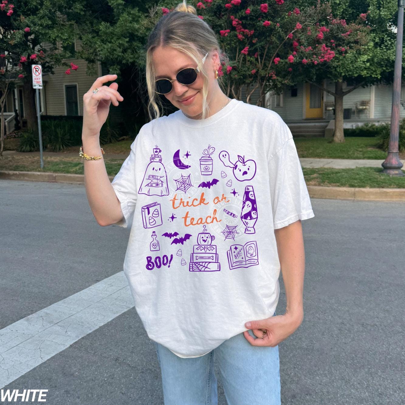Teacher Halloween Shirt, Trick or Teach Shirt, Cute Halloween Teacher Shirt, Spooky Teacher Tshirt, Retro Ghost Teacher Tee