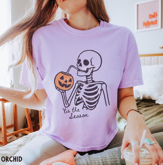Tis The Season Halloween Cropped Shirt, Skeleton Halloween Shirt, Funny Halloween, Summerween Crop Top, Womens Boxy Tee